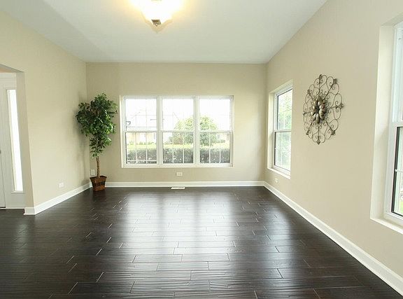 4th image of 154 N Canyon Dr