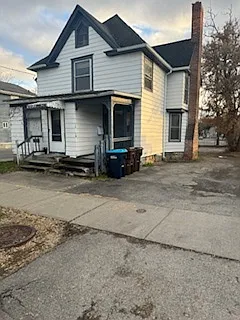 10 Center St — Photo 7