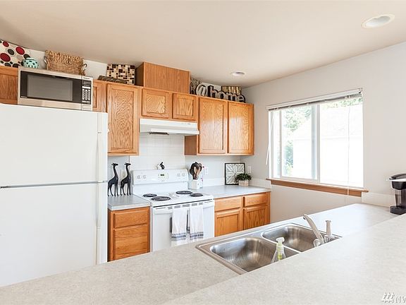 2nd image of 11239 3rd Avenue Ct E