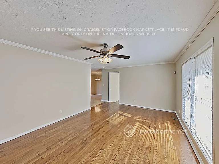 227 Evergreen Dr SE — Photo 3
