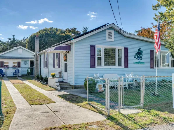 48 W Greenwood Ave, Villas, NJ 08251