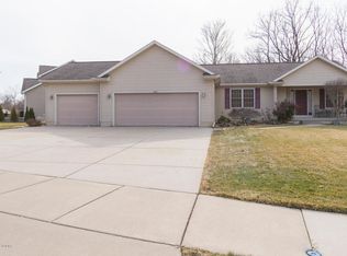 2087 Arbor Meadows Dr, Dewitt, MI 48820