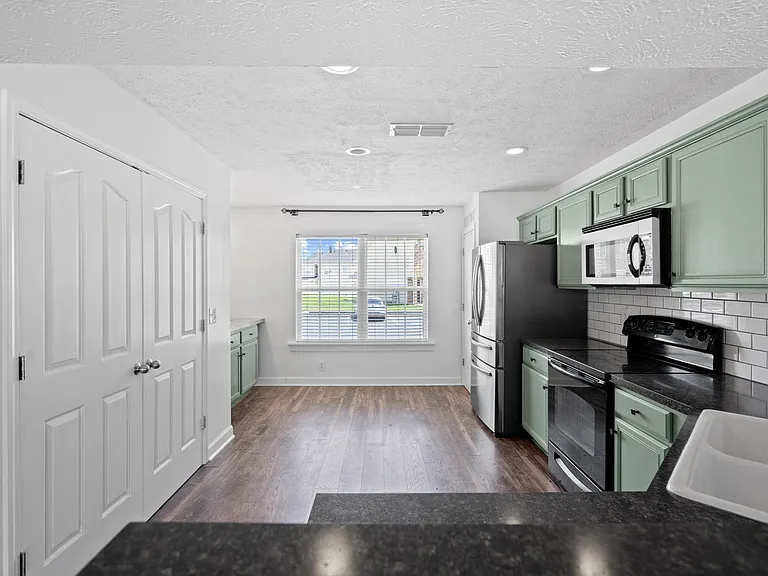 2128 Victory Gallop Ln — Photo 10