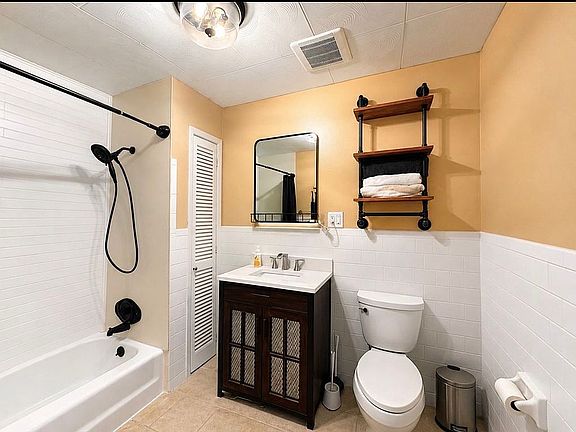 3rd image of 60 Bonner Way