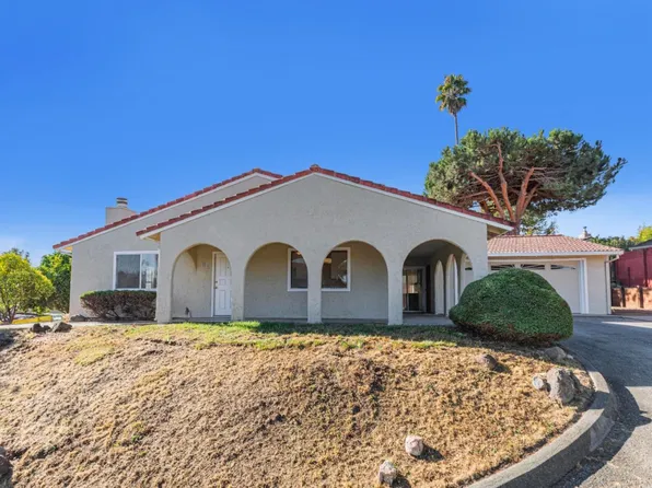 84 Lawrence Ave, Watsonville, CA 95076