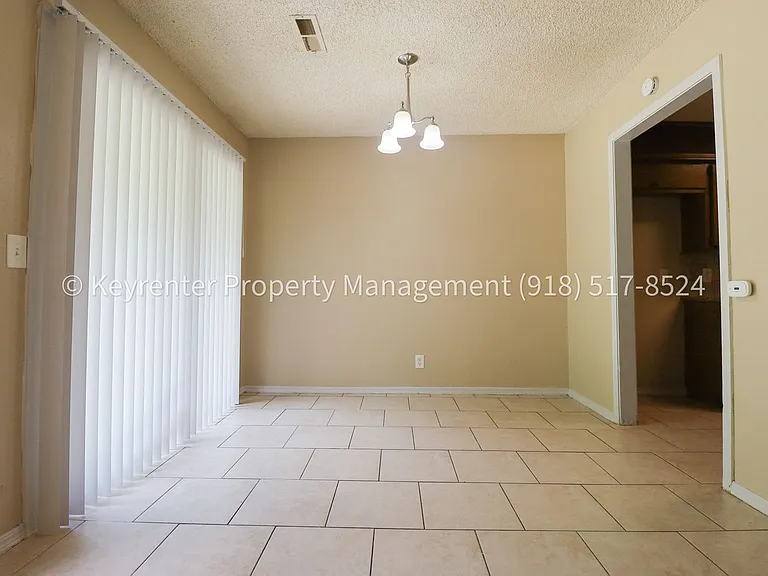 4902 S Gum Ave — Photo 51