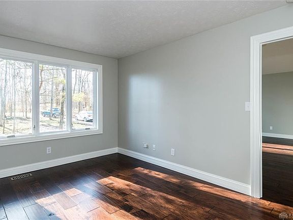 5th image of 2750 Scarborough Pl