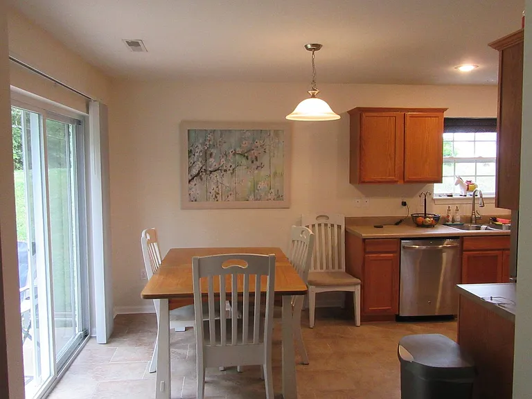 242 Settlers Pass — Photo 15