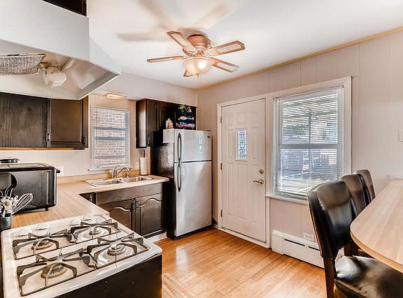 4th image of 10947 S Avenue B