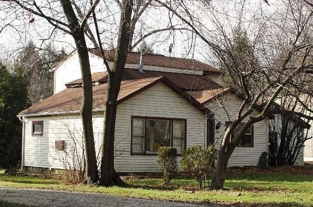 2nd image of 3852 Broadview Rd