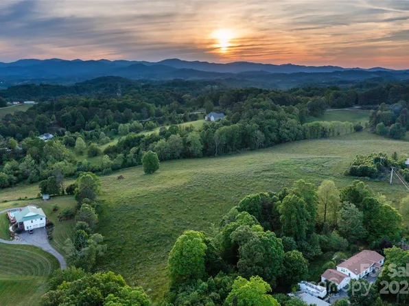 99999 Flint Hill Rd, Alexander, NC 28701