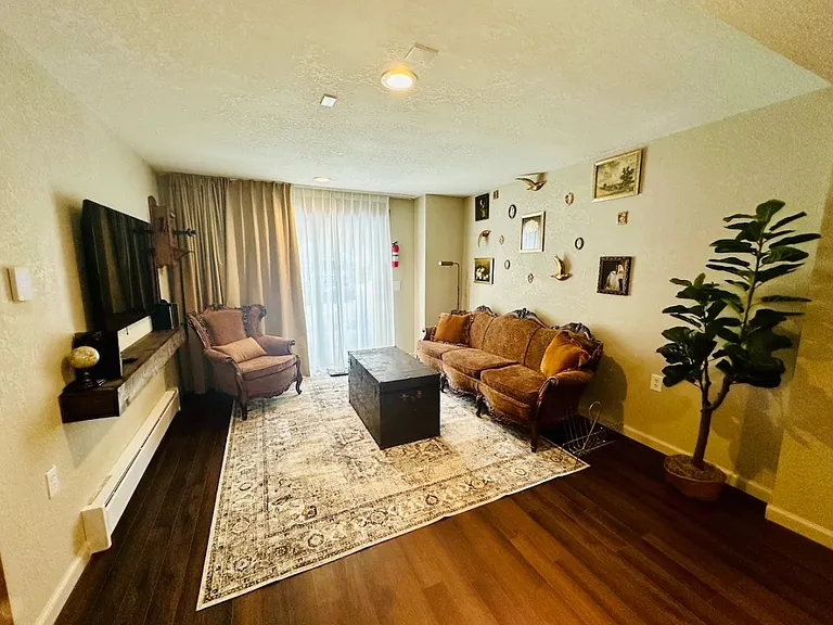 590 Ponderosa Ln #B — Photo 2
