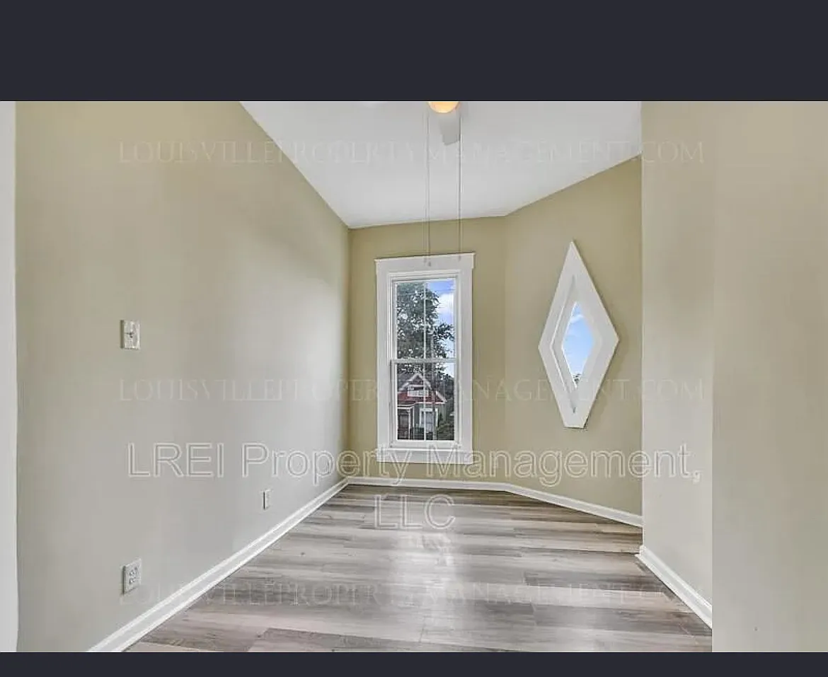 Building Photo - 221 Pope St #3