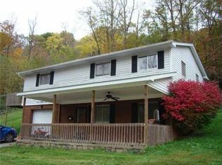 421 Sun Valley Dr, Saint Albans, WV 25177