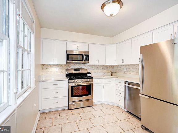 3rd image of 2803 Lafora Ct