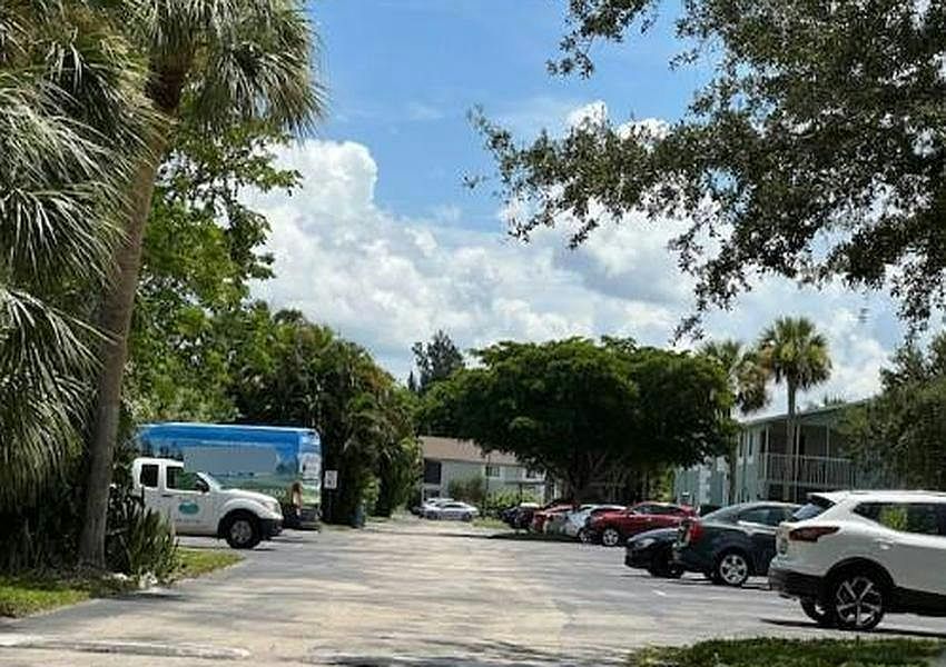 2nd image of 8071 Country Rd Unit 203