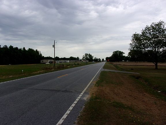 4th image of 2221 E Lydia Hwy