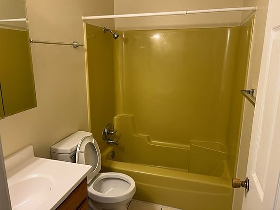 3rd image of 613 S Logan Ave Unit A