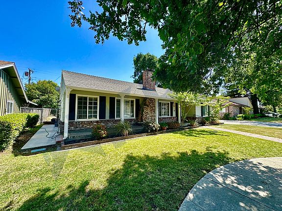 4th image of 930 W Mariposa Ave