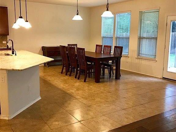 4th image of 214 Sageleaf Willow Dr
