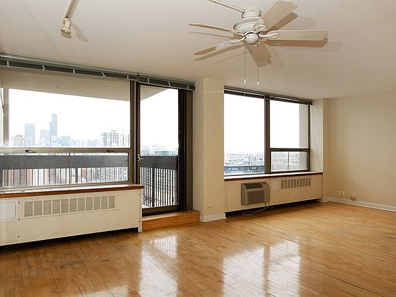 3rd image of 1360 N Sandburg Ter APT 1907