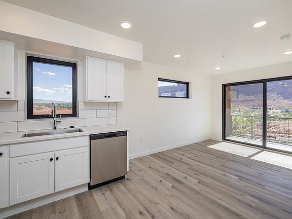 3rd image of 1185 S Murphy Ln #402B