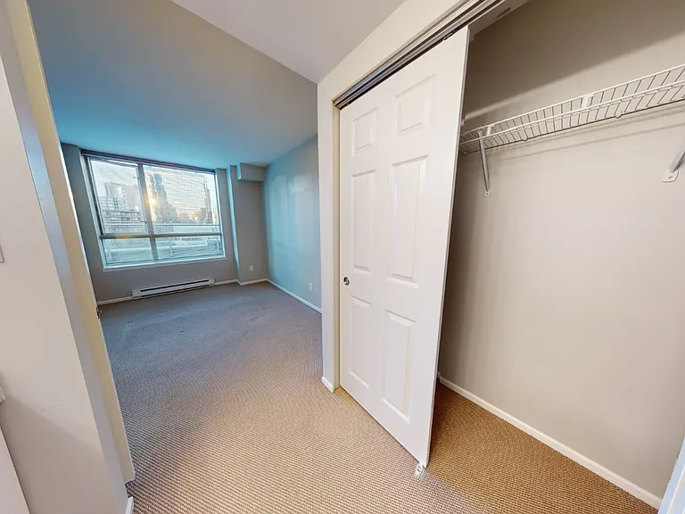 828 Howe St — Photo 49