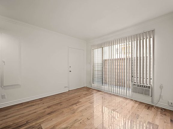 5th image of 1266 N Serrano Ave APT 4