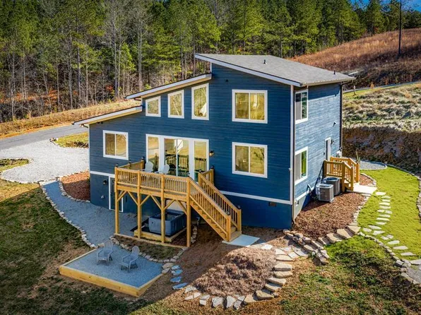 1958 Twisted Oak Rd, Talking Rock, GA 30175