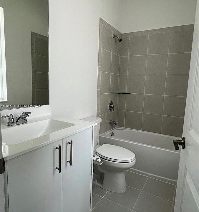1st image of 686 SE 13th Ct
