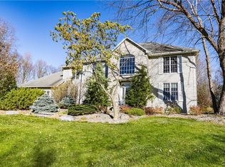 8418 Turnberry Dr, Manlius, NY 13104