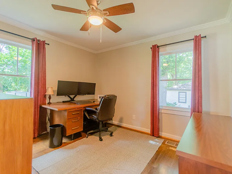 1031 Dell Ave SE — Photo 16