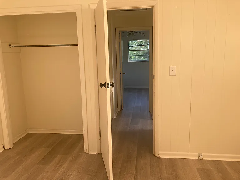 113 N 20th Ave #B — Photo 3