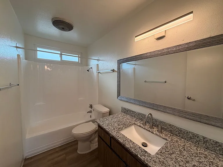 1675 Chapel Dr — Photo 33