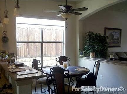 Kitchen Dining area