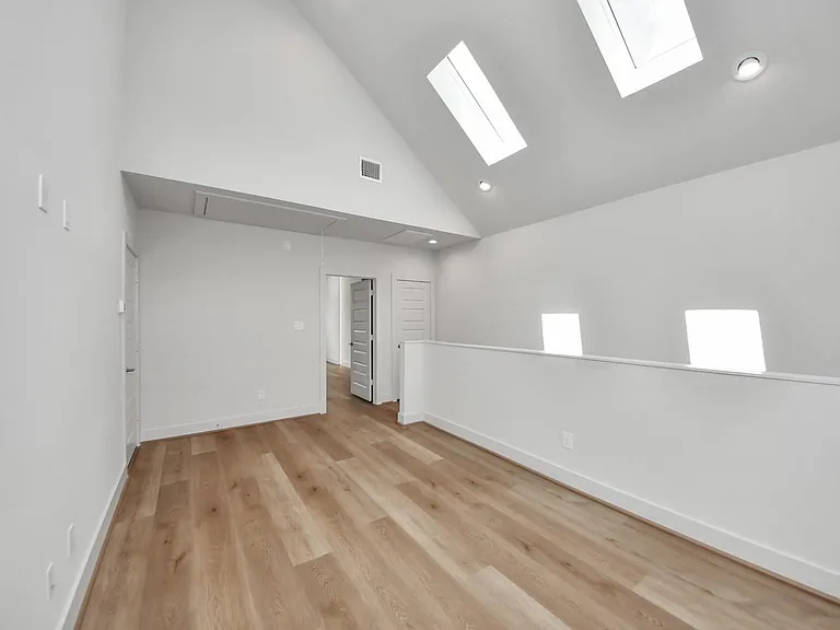13104 Moncloa Dr — Photo 16