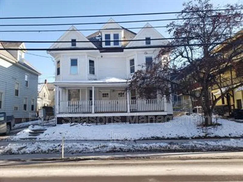 1 bed, 1.0 bath, 586 sqft, $1,900 — Photo 1