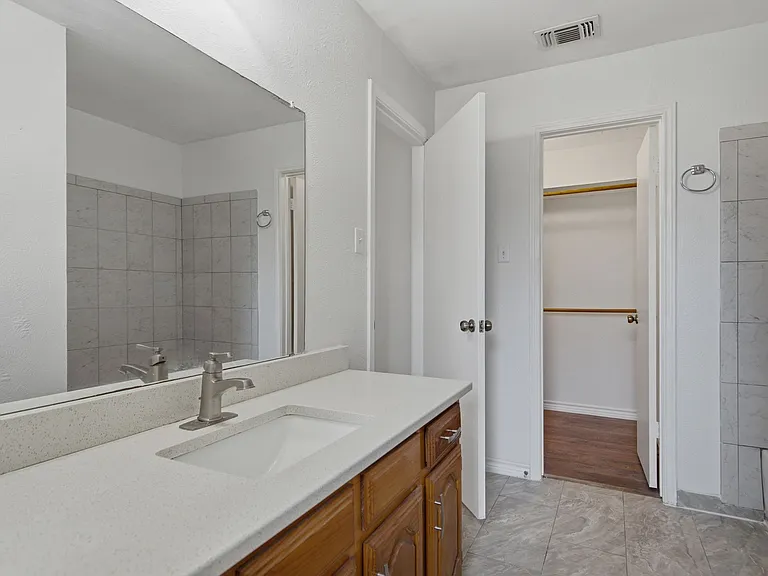 1830 Tiburon Bnd — Photo 16