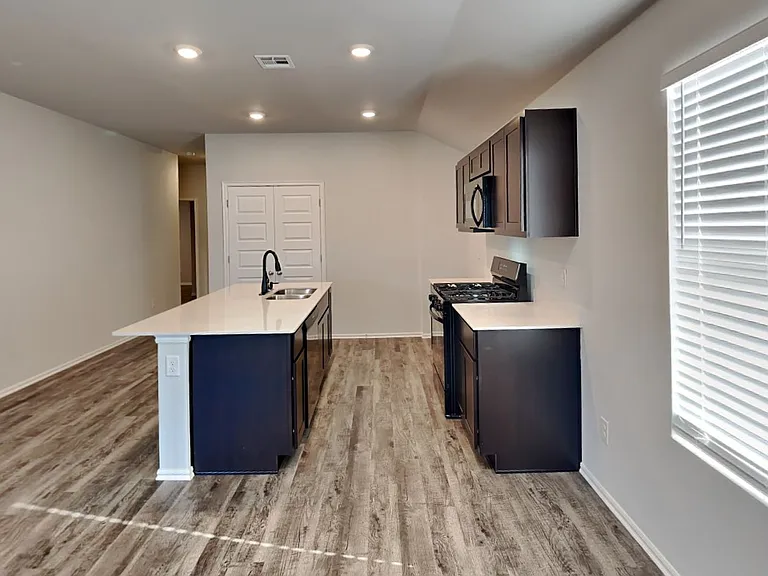 3605 Maggie Rd — Photo 5
