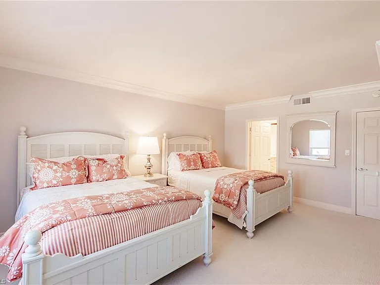 2885 Gulf Shore Blvd N #302 — Photo 28