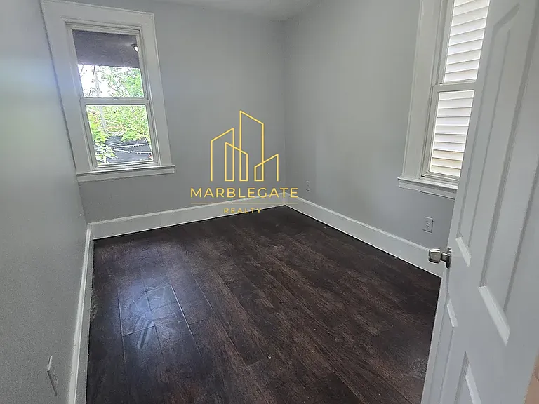 380 Sanford Ave #11 — Photo 6