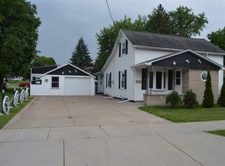 321 2nd St, Manawa, WI 54949