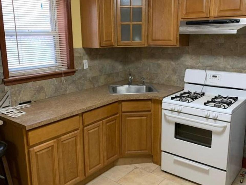 1st image of 4810 Avenue J