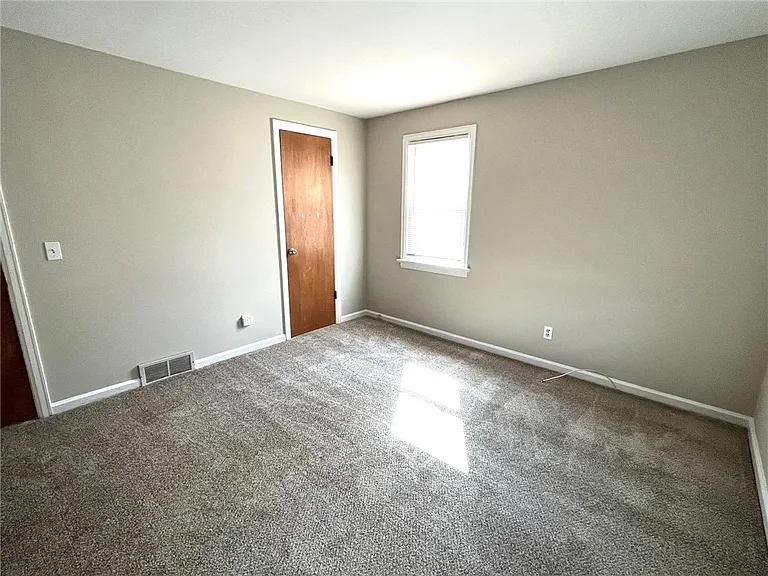 2431 Westside Dr — Photo 12