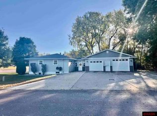 211 Herbert St S, Waterville, MN 56096
