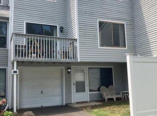 147 Peddlars Dr, Branford, CT 06405