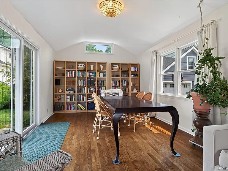 354 8th Ave — Photo 9