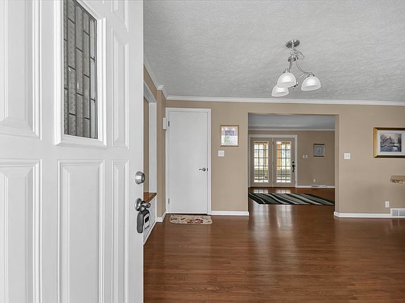 3rd image of 515 W Hanley Rd