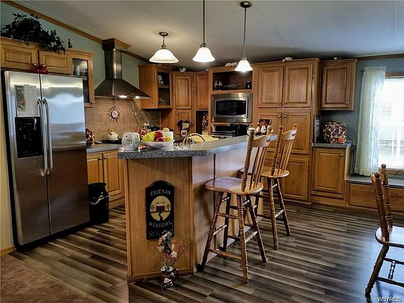 4th image of 824 Stoneybrook Trl