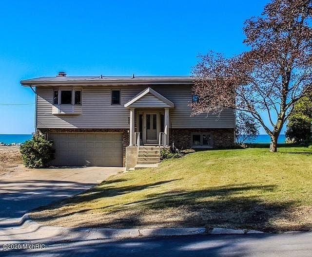 1st image of 600 Lake Dr